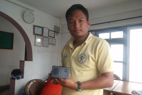  तामाङ अडियो बाईबल वितरण लबा